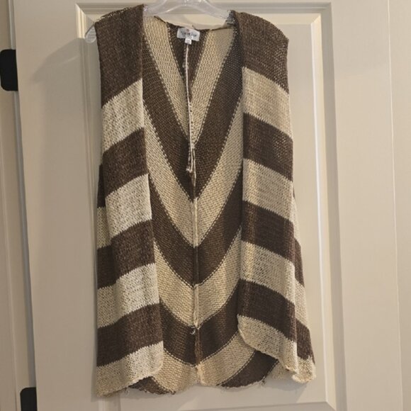Elegant Brown and Cream Chevron Cardigan - Picture 1 of 1